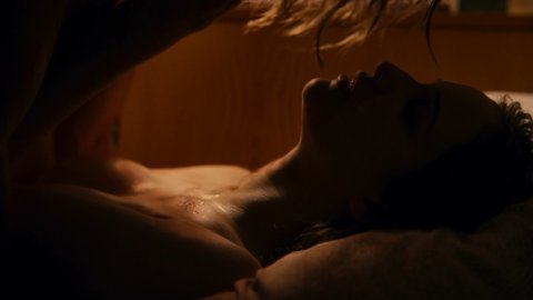 Lisa Vicari - Nude Tits Scenes in Dark s02e01e04-06 (2019)