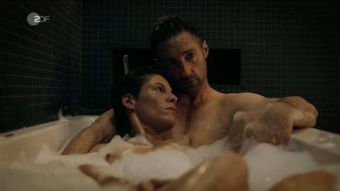 Jasmin Gerat - Nude Tits Scenes in Der Gutachter: Ein Mord zu viel (2017)