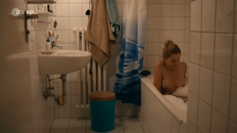 Annika Blendl - Nude Tits Scenes in Kommissarin Heller s01e02 (2014)