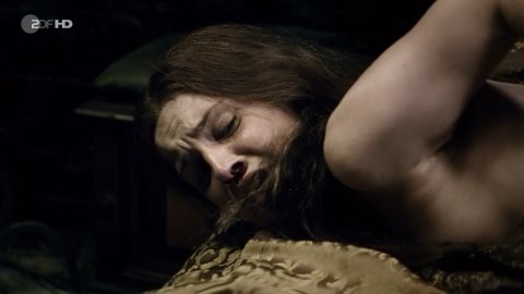 Josefine Preuss - Nude Tits Scenes in Die Pilgerin (2014)