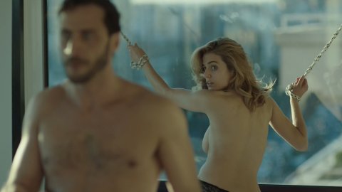 Maria Zamarbide - Nude Tits Scenes in Estocolmo s01e01 (2016)