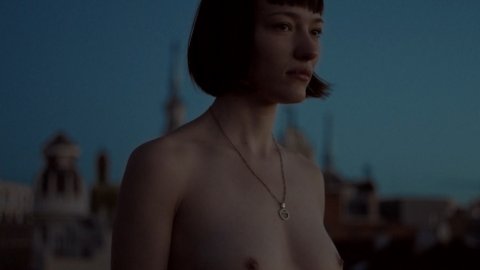 Nerea Revilla Merino - Nude Tits Scenes in Gold (2017)