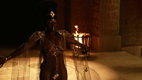 Yetide Badaki - Nude Tits Scenes in American Gods s01e08 (2017)