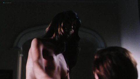 Lisa Barbuscia - Nude Tits Scenes in Serpent's Lair (1995)