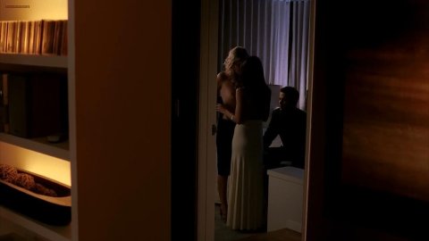 Malin Akerman, Emmanuelle Chriqui - Nude Tits Scenes in Entourage s03e06 (2006)