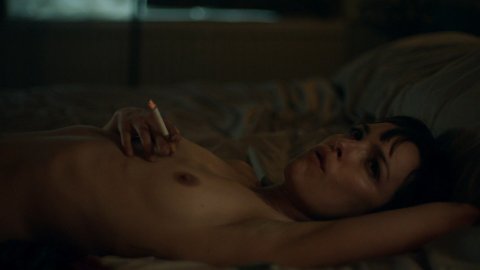 Jody Balfour - Nude Tits Scenes in Rellik s01e05 (2017)