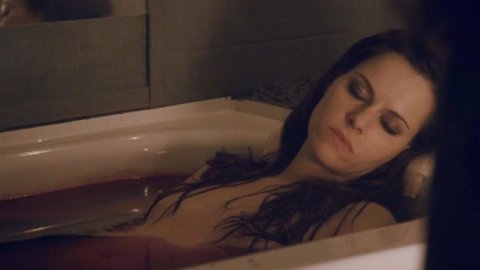 Emily Hampshire - Nude Tits Scenes in Die (2010)