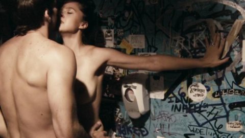Juliet Tondowski, Alicja Bachleda - Nude Tits Scenes in The Girl Is in Trouble (2015)